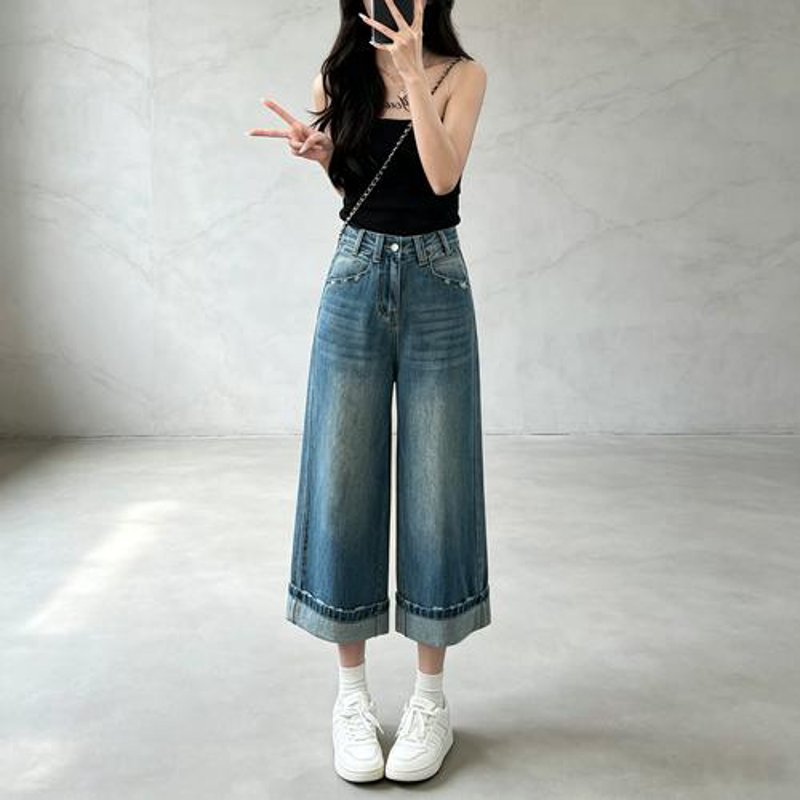 女装批发：打开时尚大门的金钥匙
